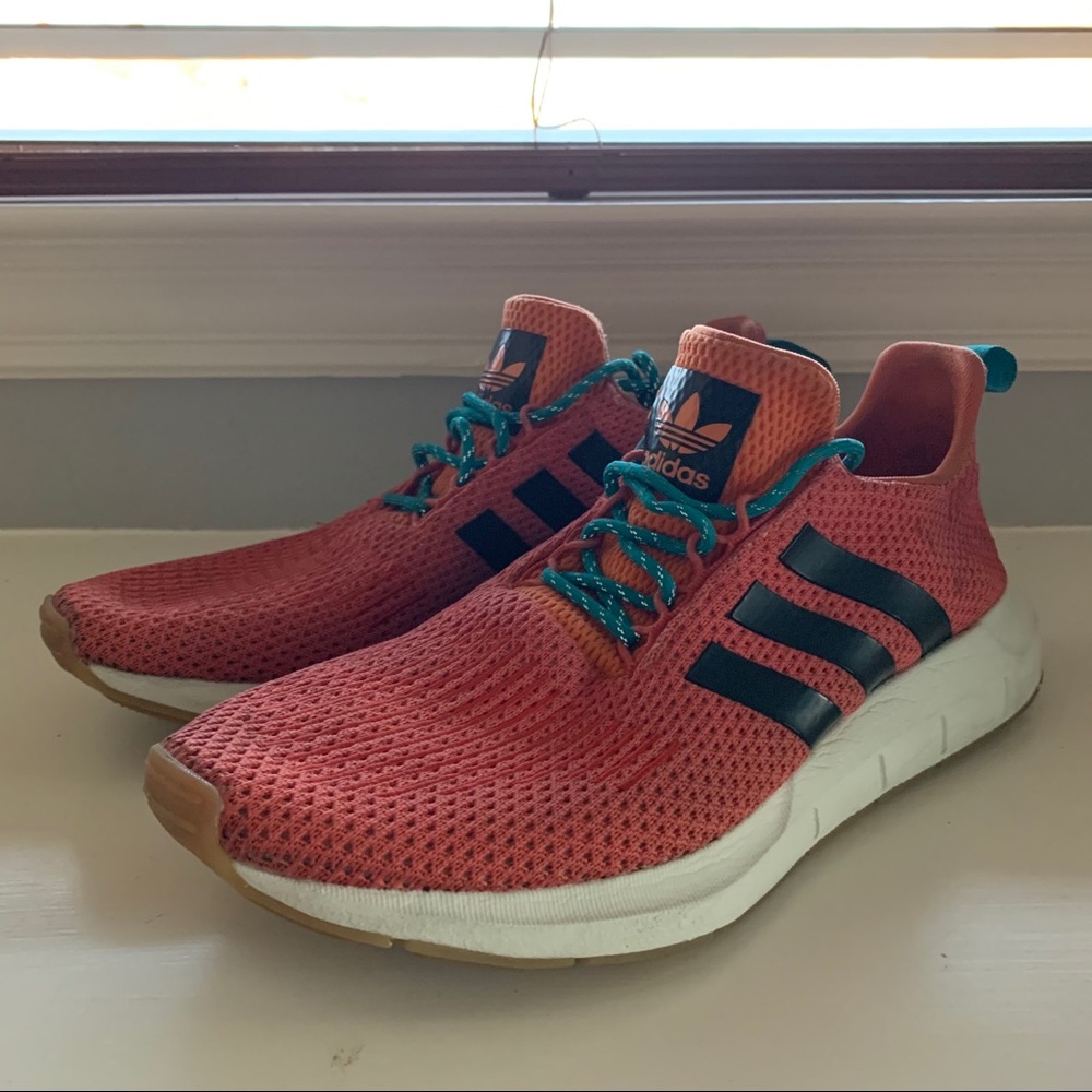 Men’s adidas knit running shoes (men’s 9.5)